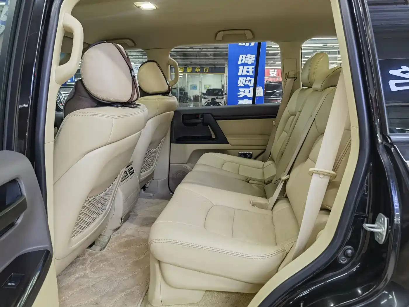 Toyota Land Cruiser (Import) 2016 2015 4.0L V6 Middle East Low Configuration Edition
