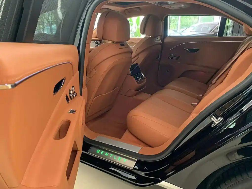 Bentley Flying Spur 2026 2024 4.0T V8 Standard Edition