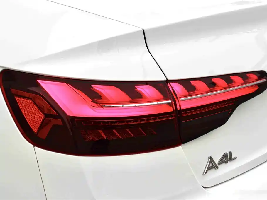 Audi A4L 2022 40 TFSI Luxury Dynamic фото 14