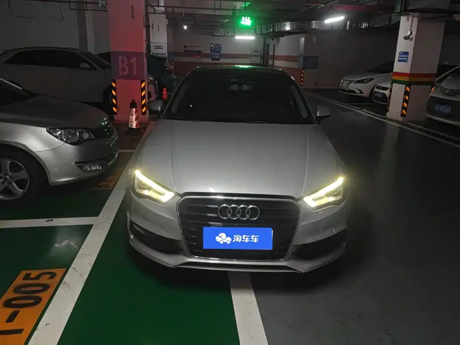 Audi A3 (Import) 2014 2014 Limousine 40 TFSI S line Comfort