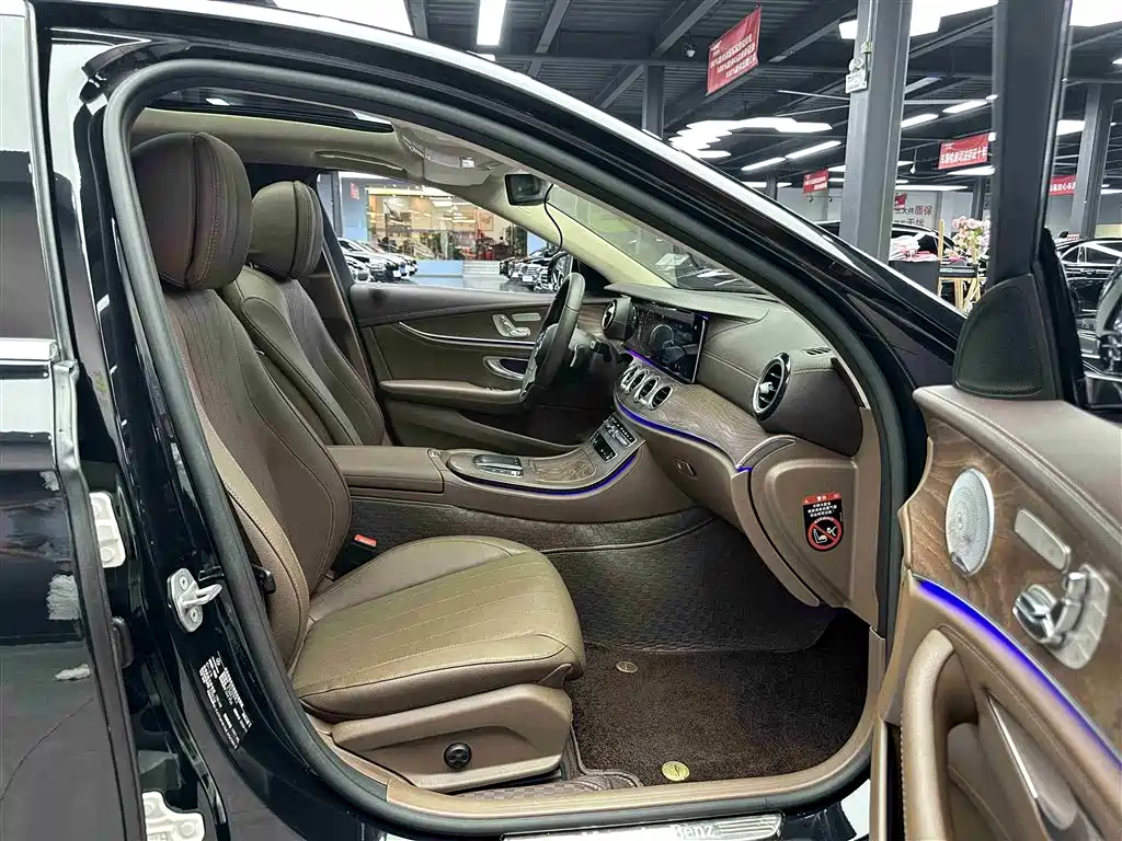 MERCEDES-BENZ E CLASS