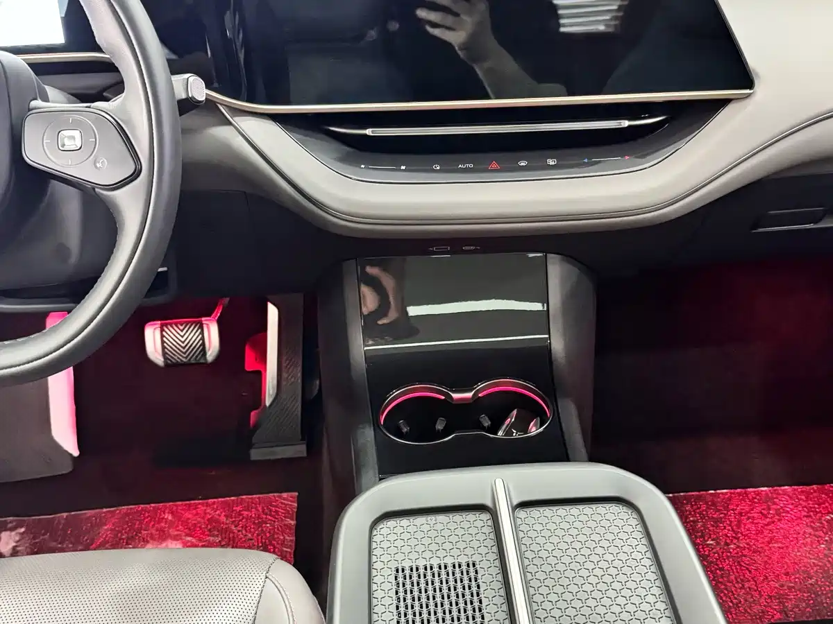 Hongqi EH7 2025 2025 640 AWD Smart Selection Edition
