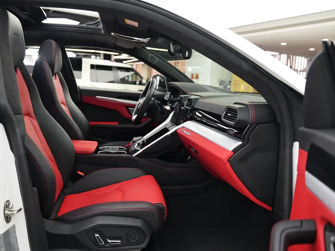 Lamborghini Urus 2018 4.0T V8 фото 6