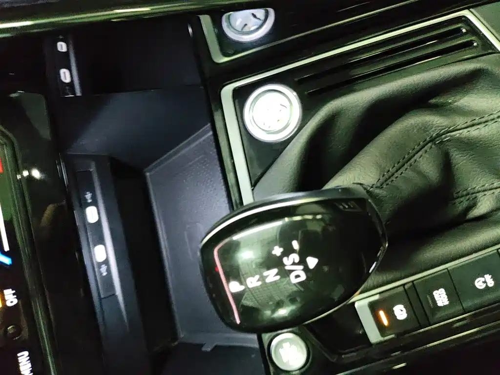 Volkswagen Tayron X 2023 330TSI 2WD Premium High-Performance Edition фото 9