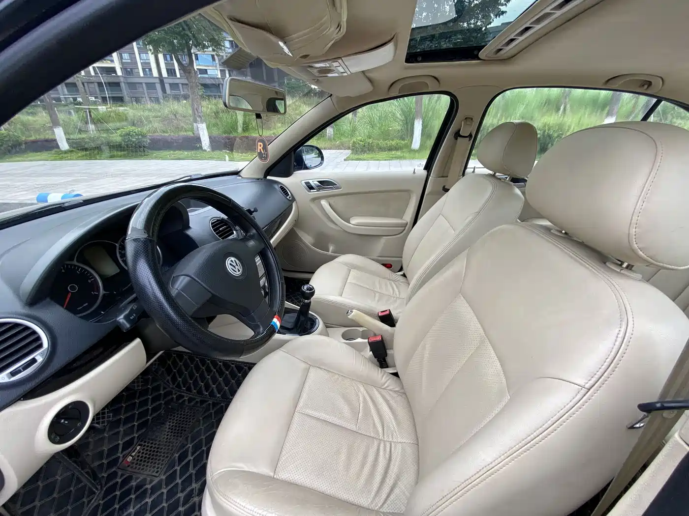 Volkswagen Lavida 2008 Model 1.6L Manual Pinyou Edition фото 11