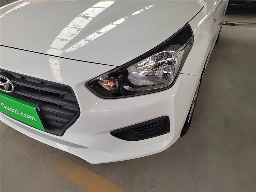 Hyundai Verna 2020 1.4L Manual GL Renewal Edition фото 24