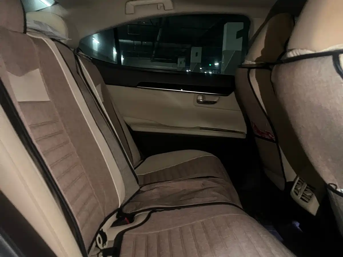 Lexus ES 2015 200 Comfort Edition фото 11