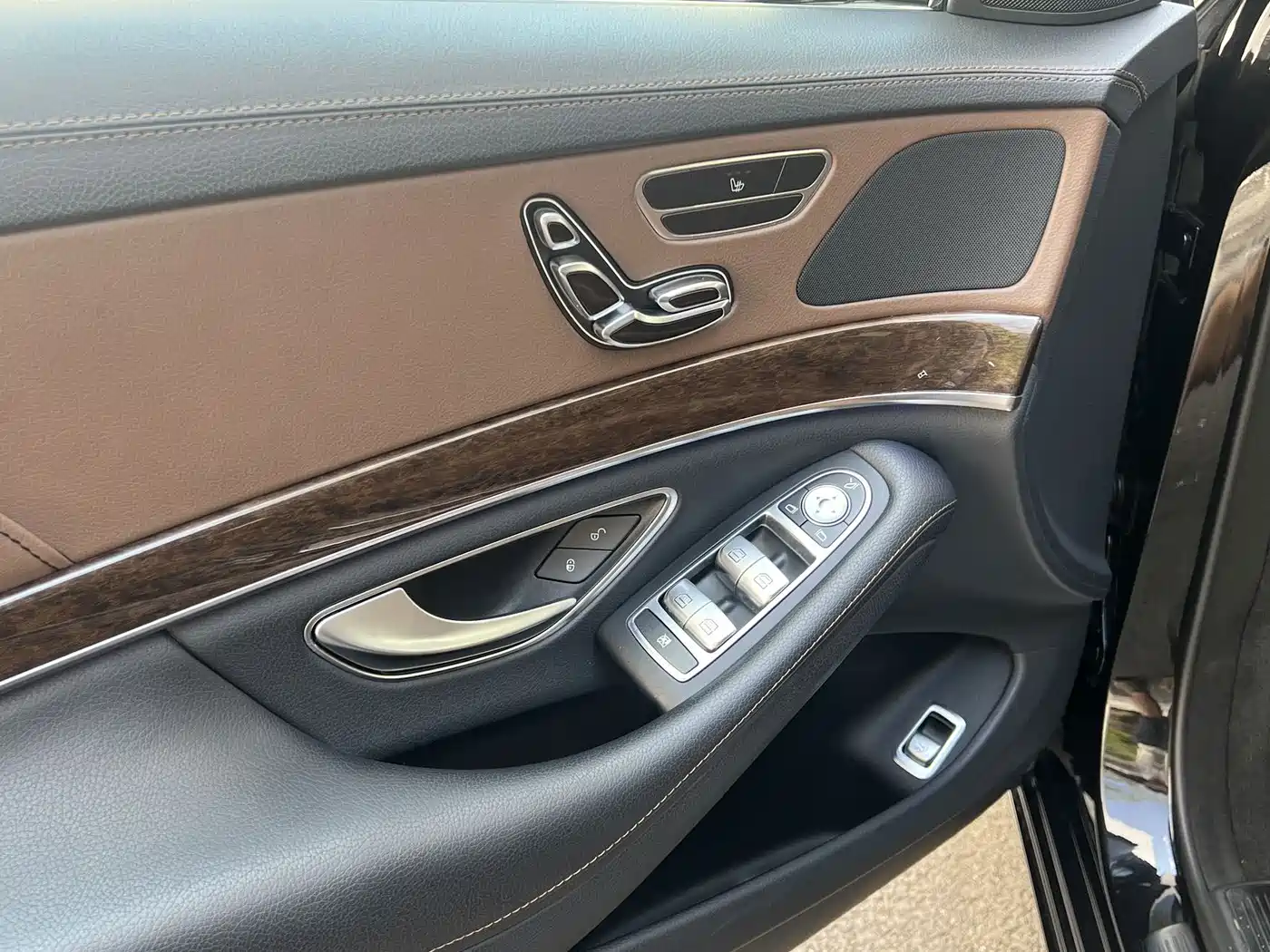 Фото 15 - Mercedes-Benz S-Class