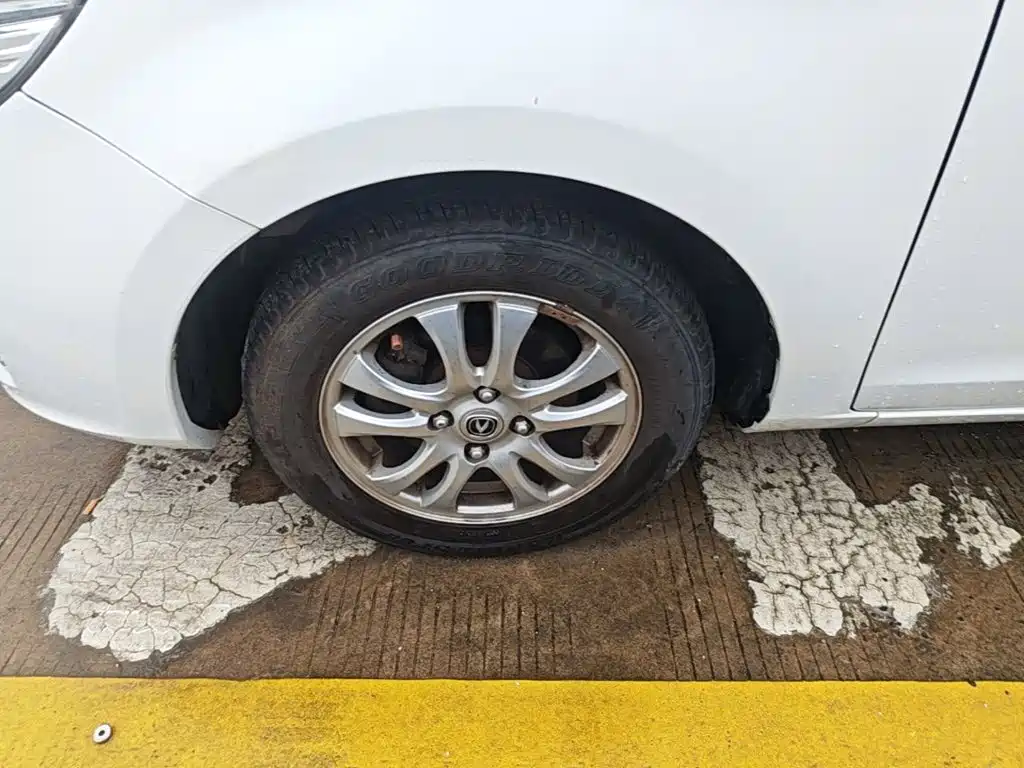 Changan Yuexiang V3 2015 2012 1.3L Manual Luxury Type China IV