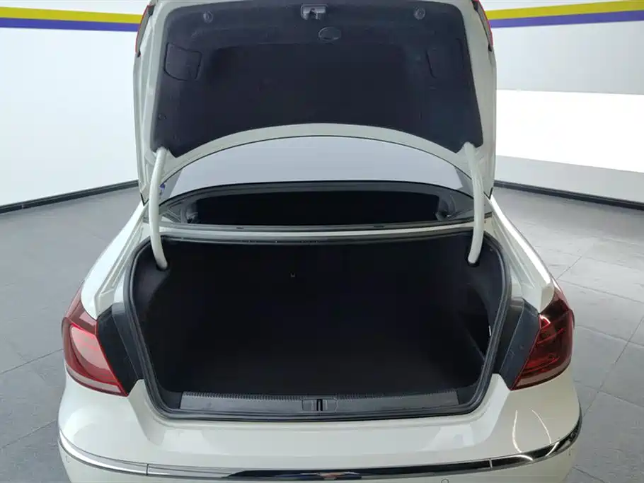 Volkswagen FAW-Volkswagen CC 2018 1.8TSI Luxury фото 4