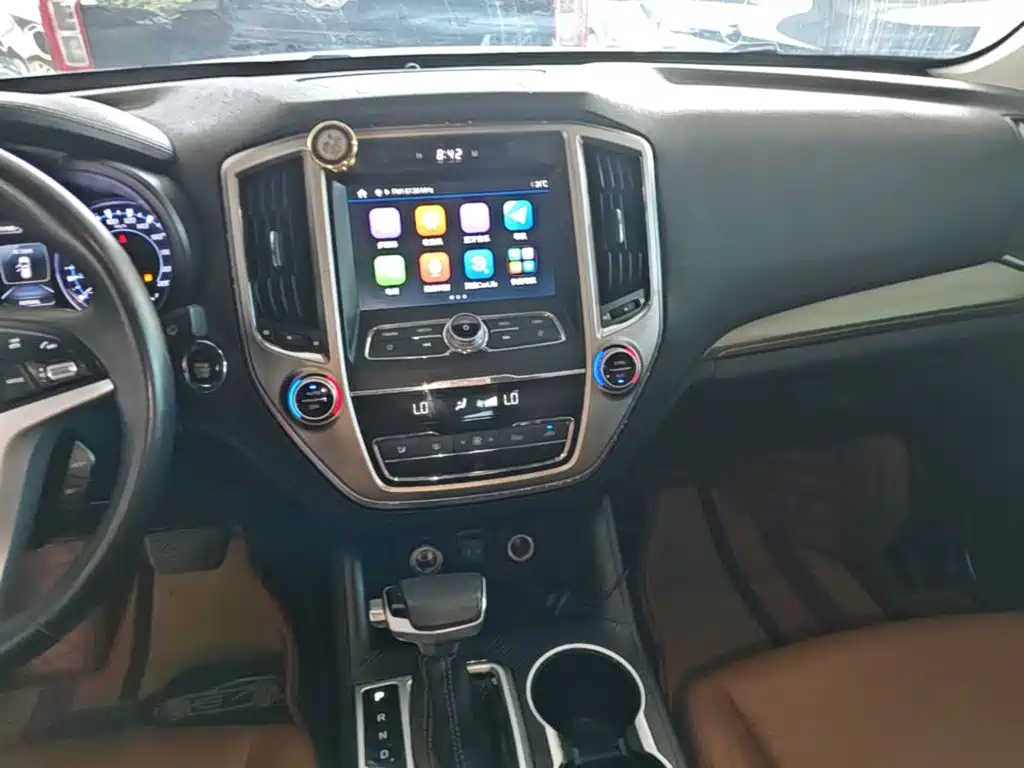 Changan CS95 2017 2017 2.0T FWD Zhitu Edition