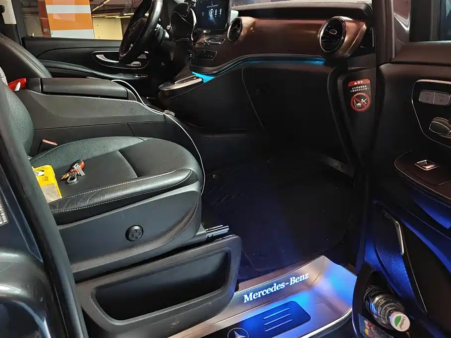 MERCEDES-BENZ V CLASS