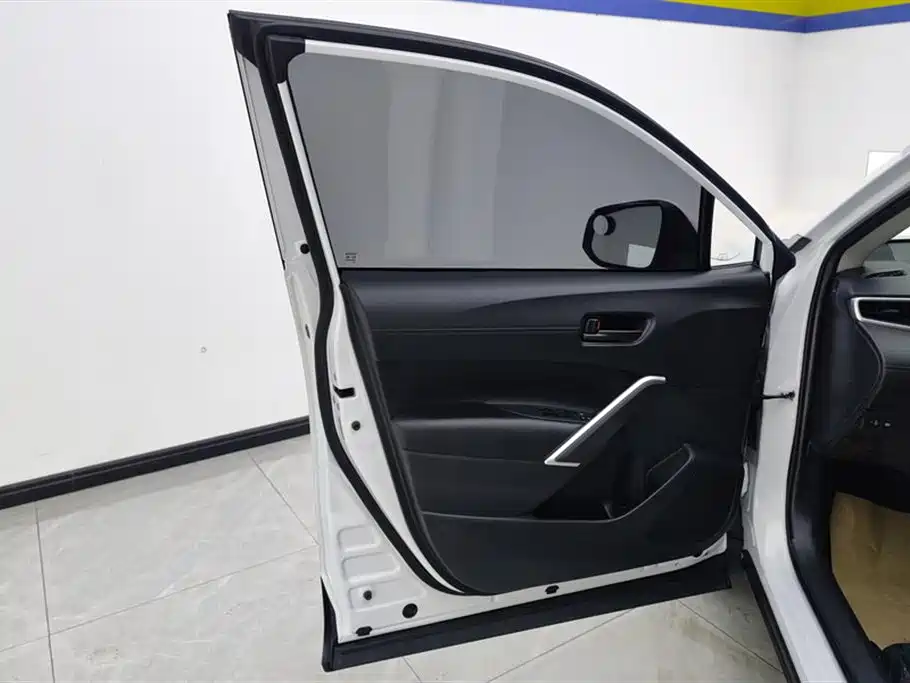 Toyota Corolla Cross 2023 2.0L Pioneer Edition фото 7