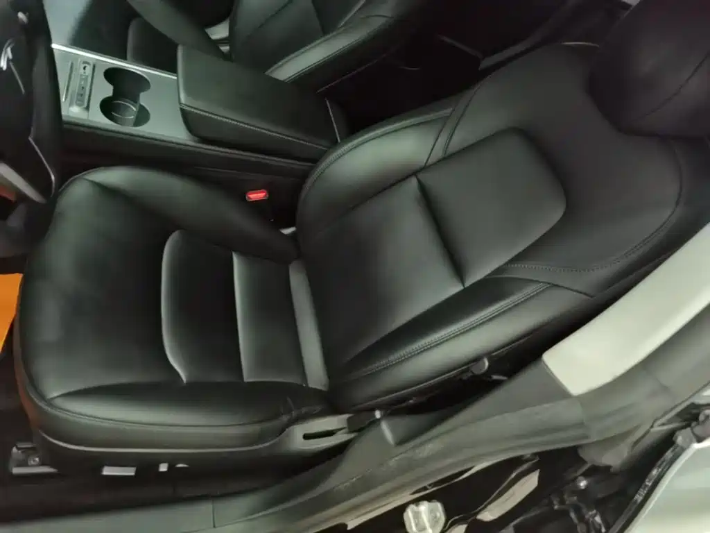 Фото 15 - Tesla Model 3