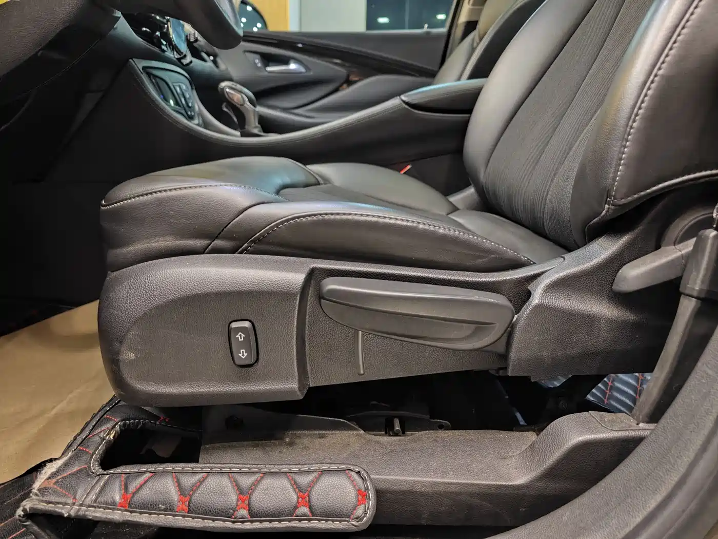 Buick Envision Plus 2018 20T 2WD Leading фото 10