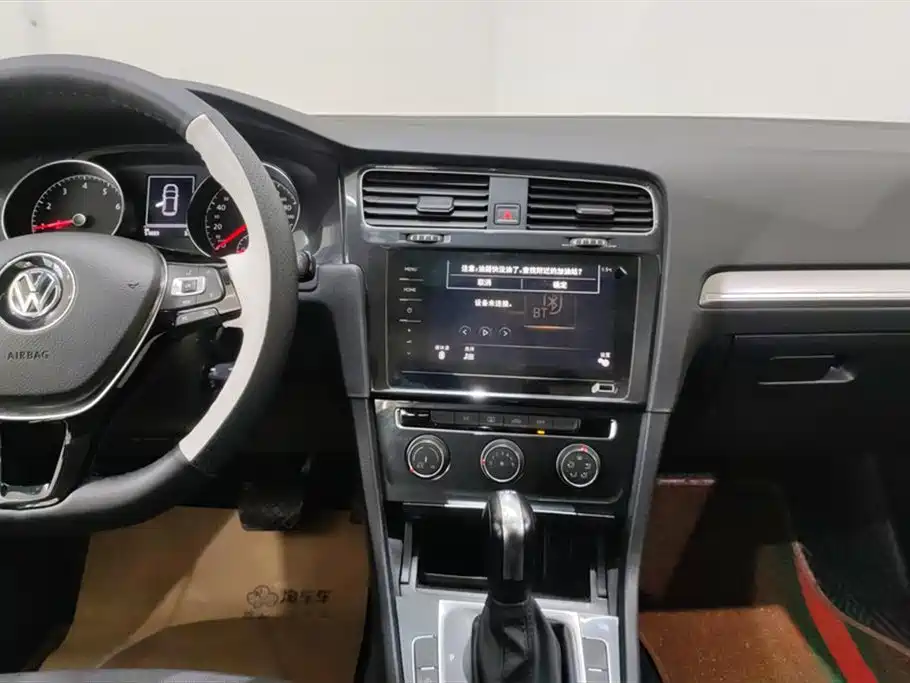 Volkswagen Golf 2020 200TSI DSG Comfort Progressive Edition фото 13