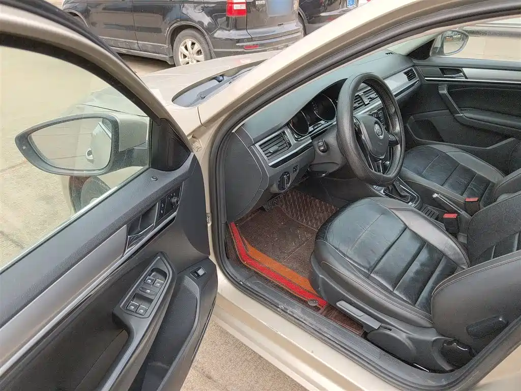 Volkswagen Bora 2018 1.5L Automatic Comfort фото 16