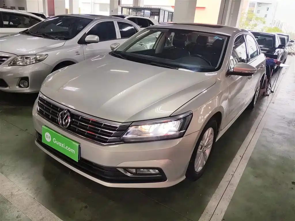 Volkswagen Passat 2016 330TSI DSG Honor Edition фото 2