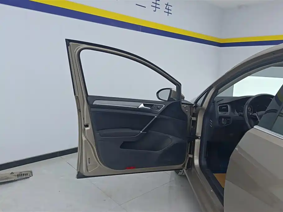 Volkswagen Golf 2016 230TSI Automatic Comfort фото 7
