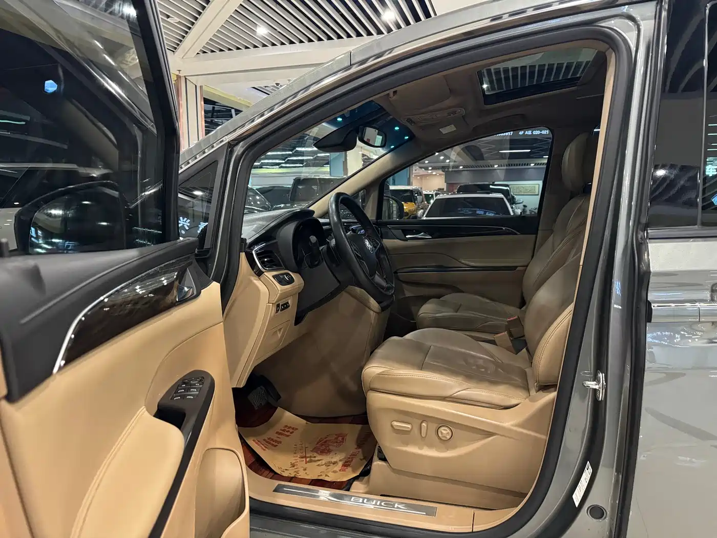 Buick GL8 2017 ES 28T Flagship China V фото 4