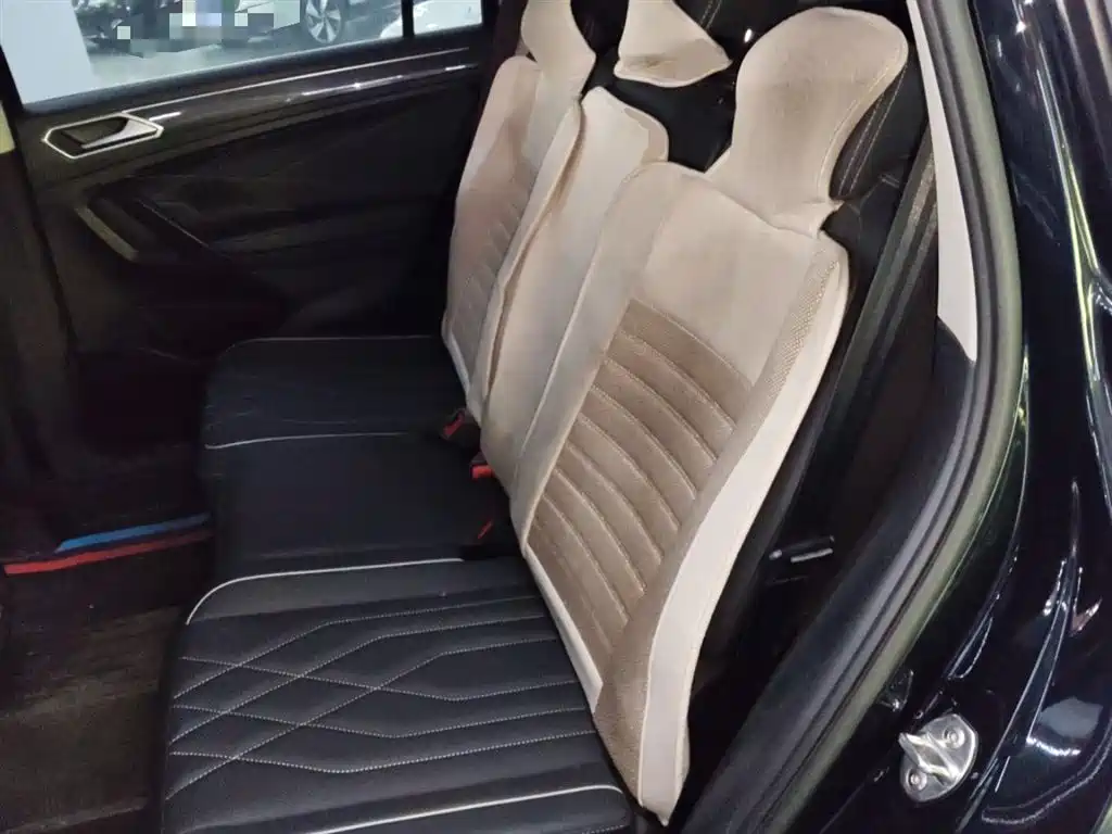 Volkswagen Tiguan L 2022 330TSI Auto 2WD R-Line Premium Edition фото 17