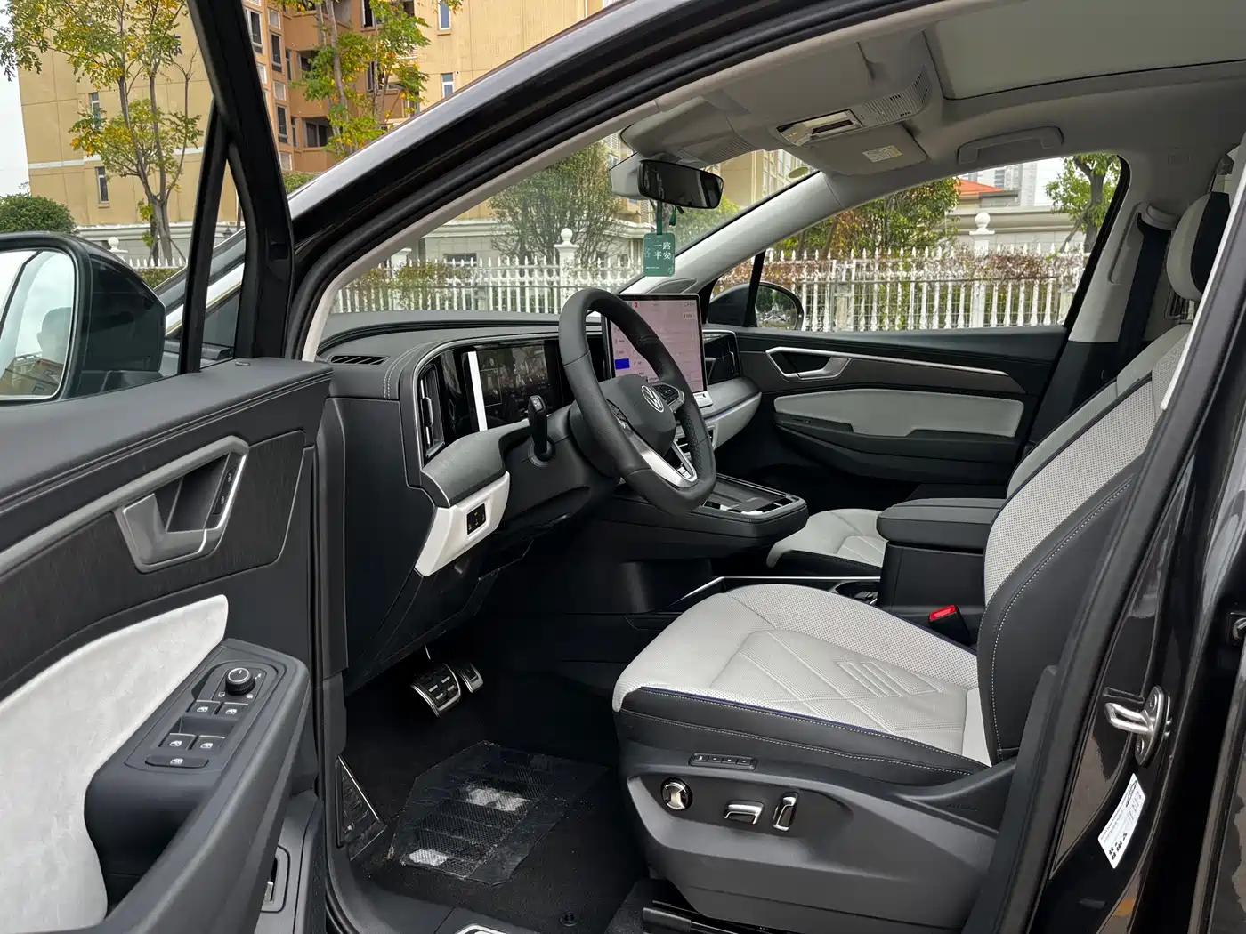 Volkswagen Talagon 2025 450TSI R-Line 6-Seater фото 6