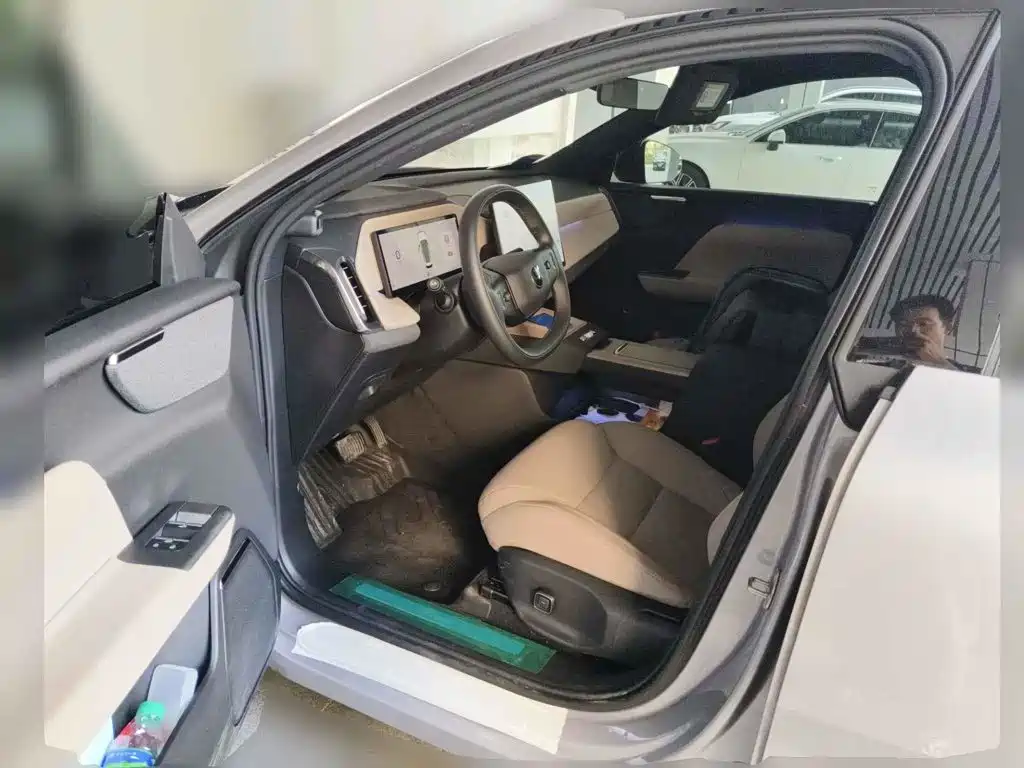 Фото 8 - Volvo XC70 Plug-in Hybrid