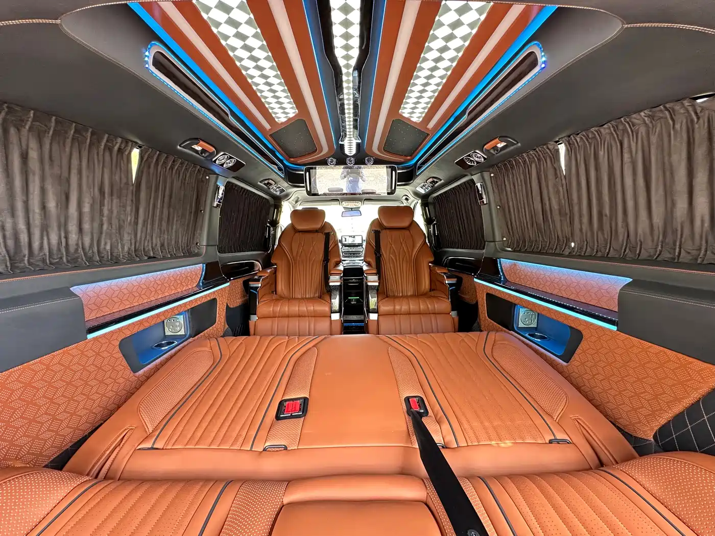 Mercedes-Benz Vito 2023 2.0T Business 7-Seater фото 15