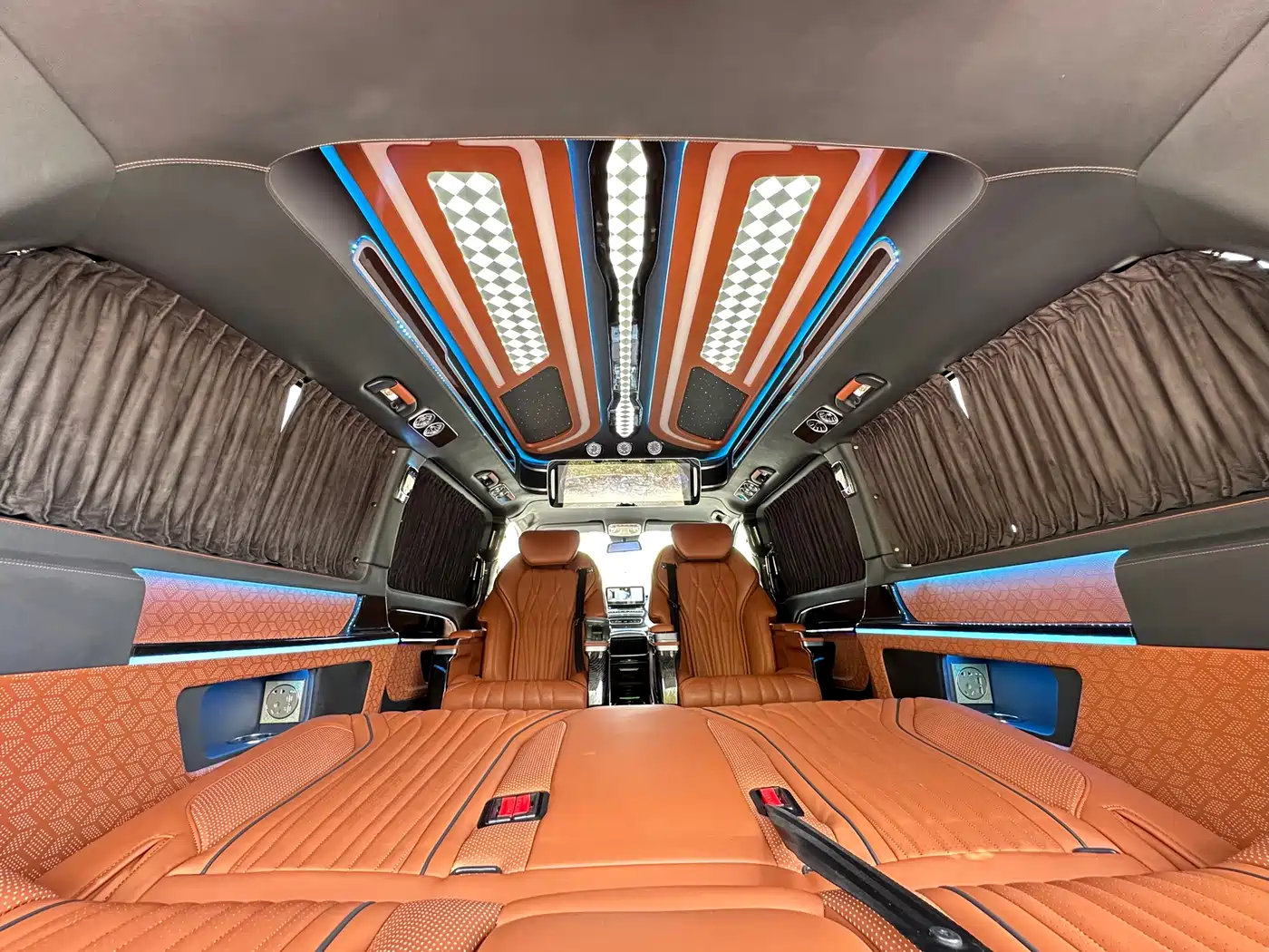 Mercedes-Benz Vito 2023 2.0T Business 7-Seater фото 14