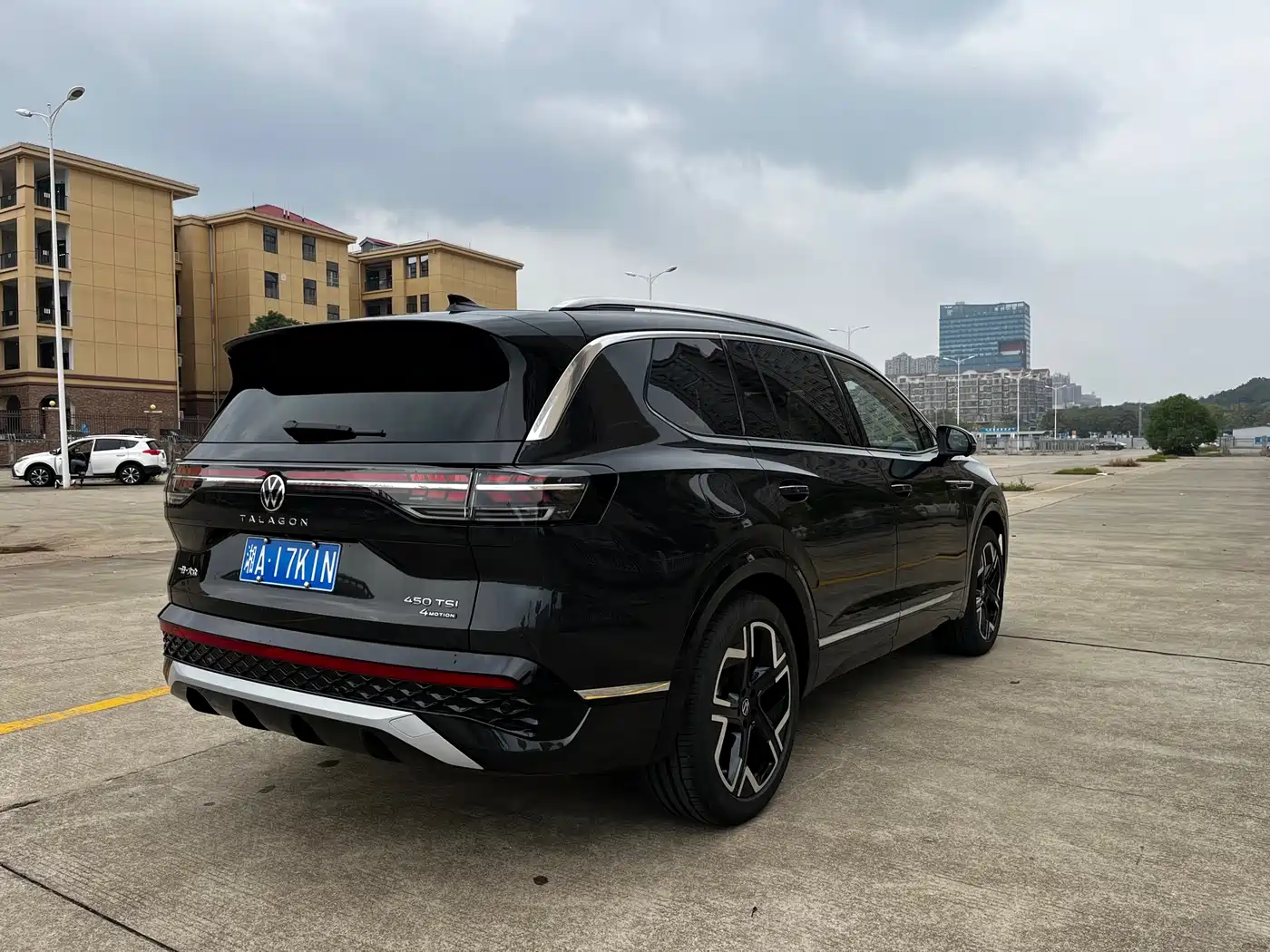 Volkswagen Talagon 2025 450TSI R-Line 6-Seater фото 5