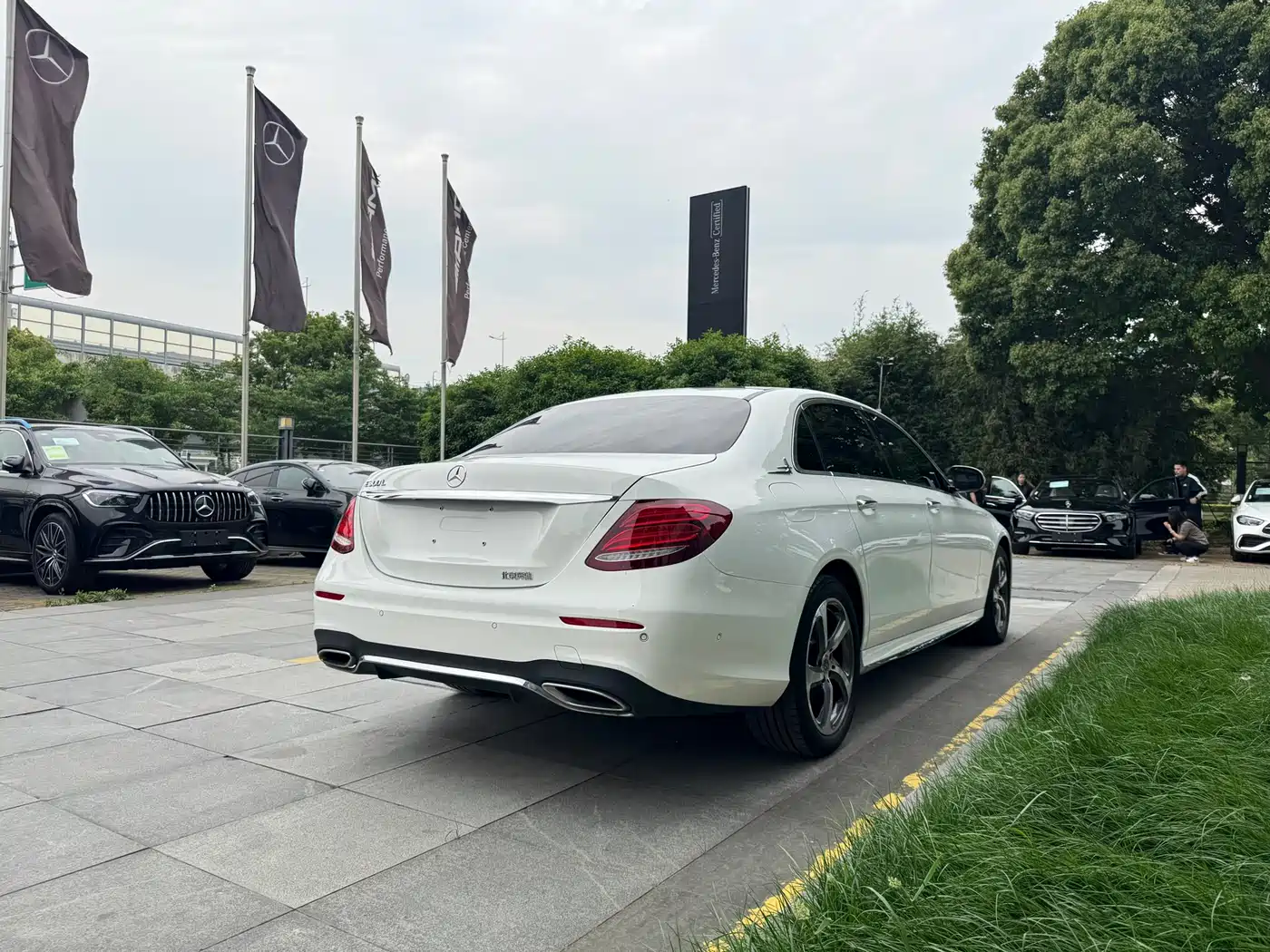 Mercedes-Benz E-Class 2019 Facelift E 300 L Sport Luxury фото 18