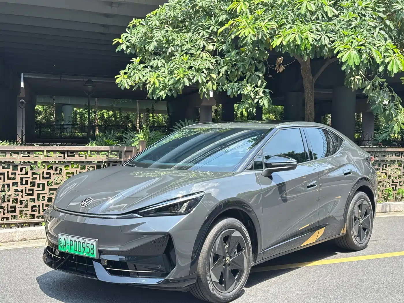 Volkswagen ID. UNYX 06 2025