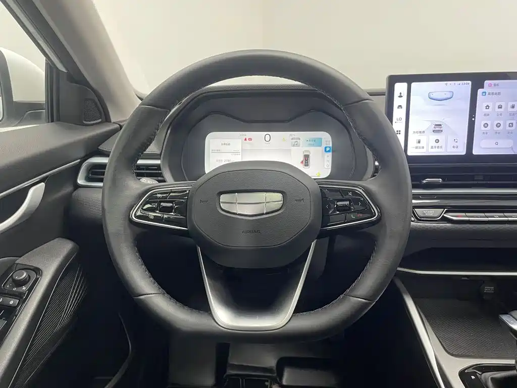 Фото 13 - Geely Emgrand
