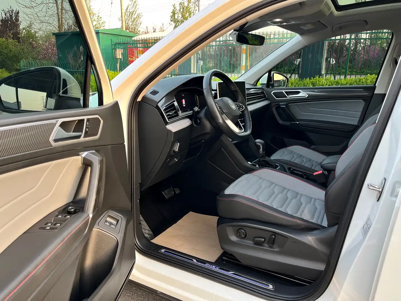 VOLKSWAGEN TIGUAN L NEW ENERGY