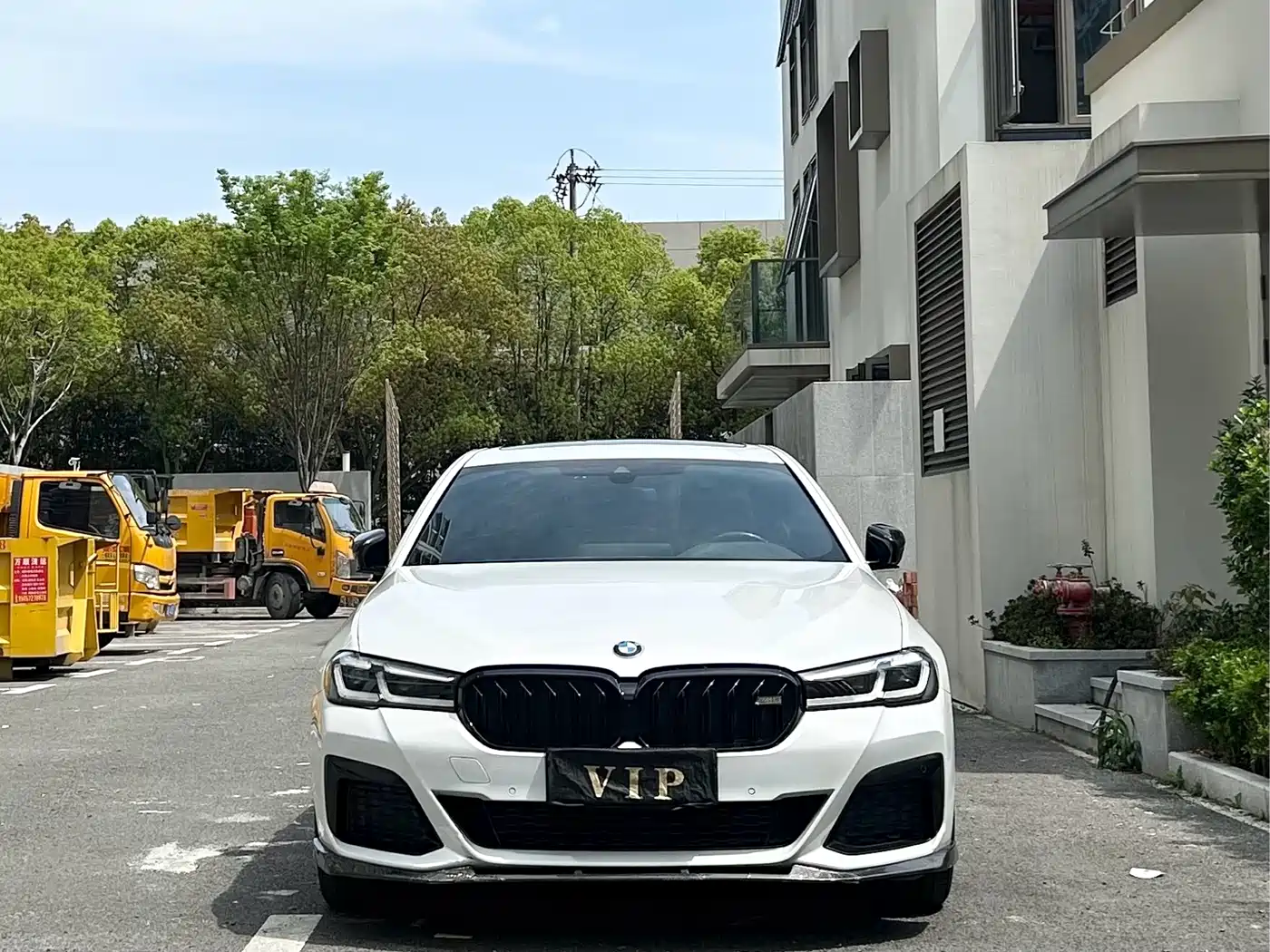 BMW 5 Series 2022 Model Second Facelift 530Li Leading M Sport Package фото 2