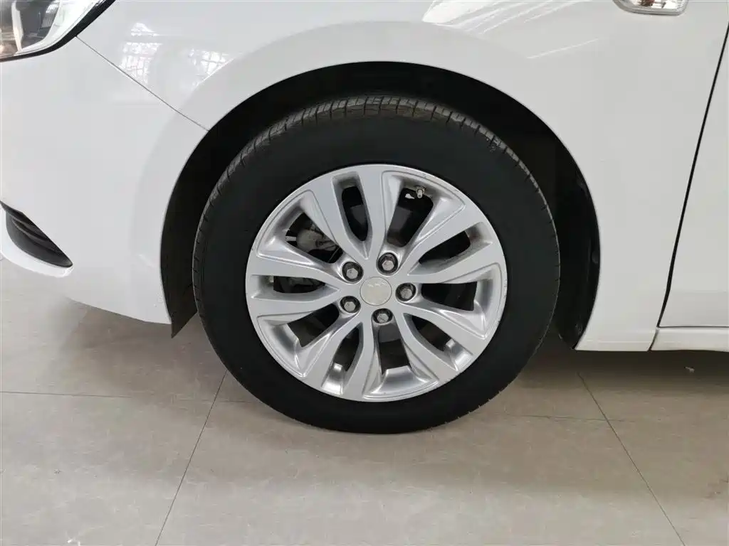 Buick Excelle 2018 15T Dual Clutch Elite (China V) фото 25