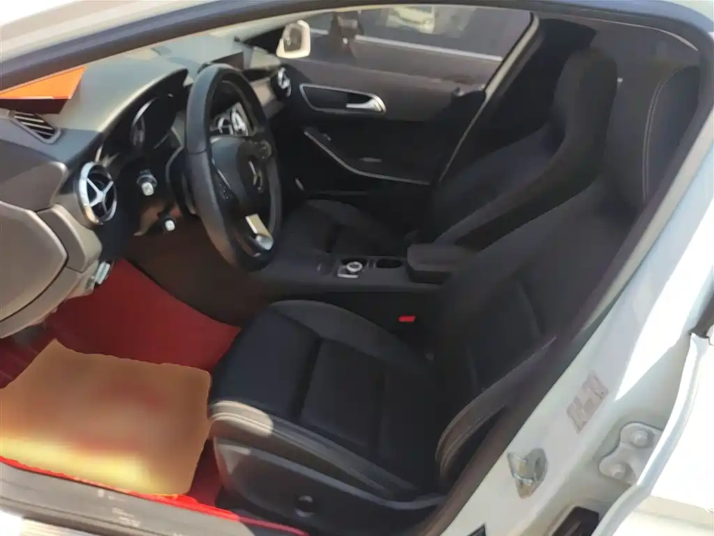 Mercedes-Benz GLA 2016 GLA 200 Dynamic фото 15