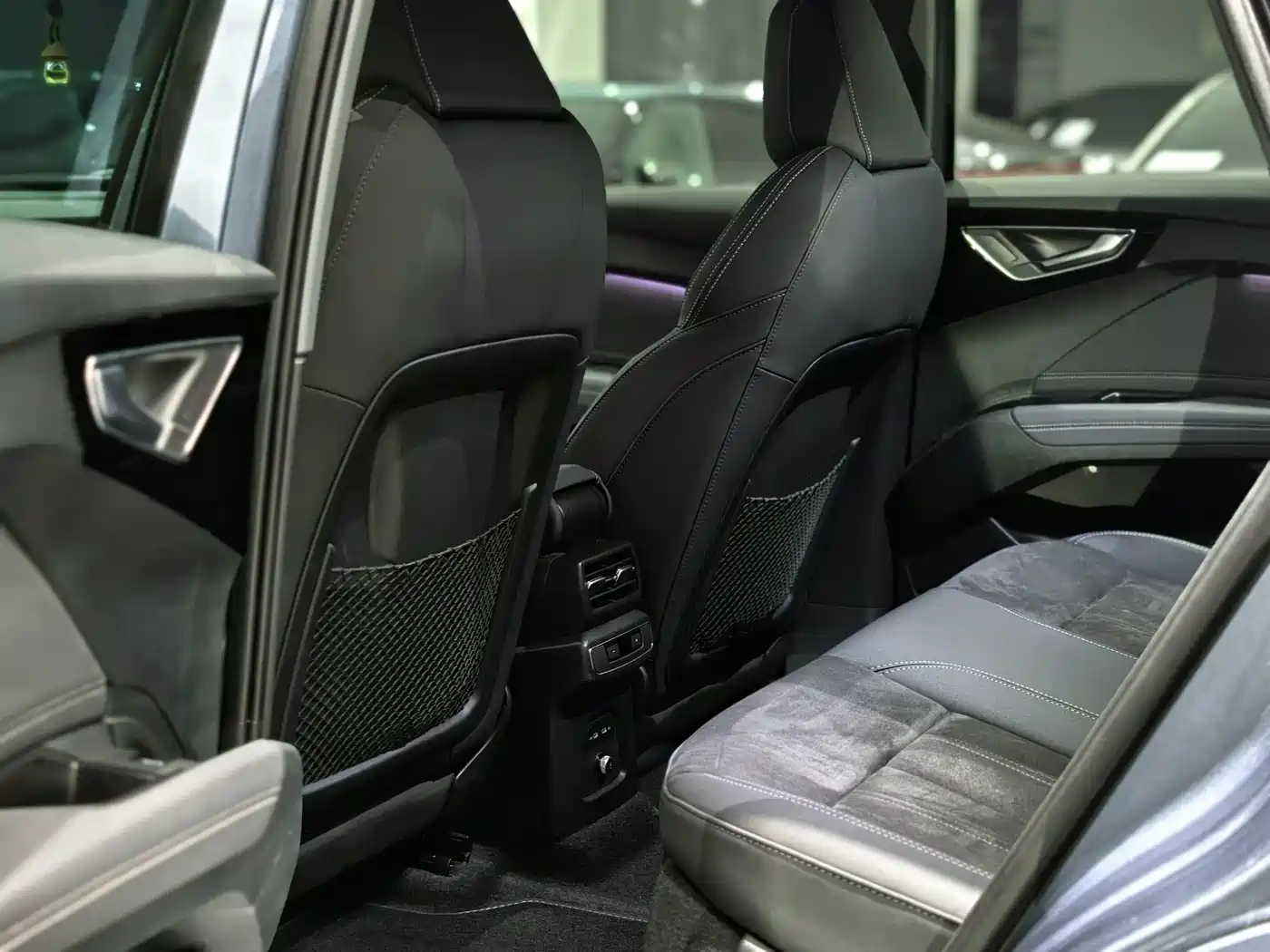 Audi Q4 e-tron 2023 40 e-tron Innovation Edition фото 9