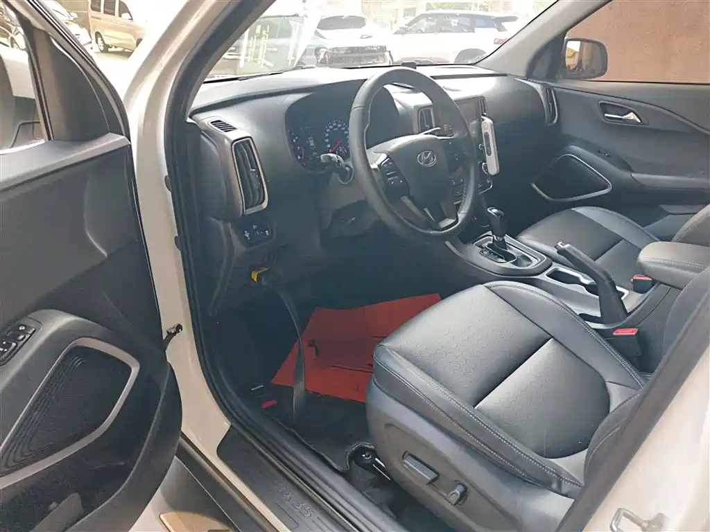 Hyundai Beijing Hyundai ix35 2018 2.0L Automatic 2WD Zhiyong·Enjoyment Edition фото 12