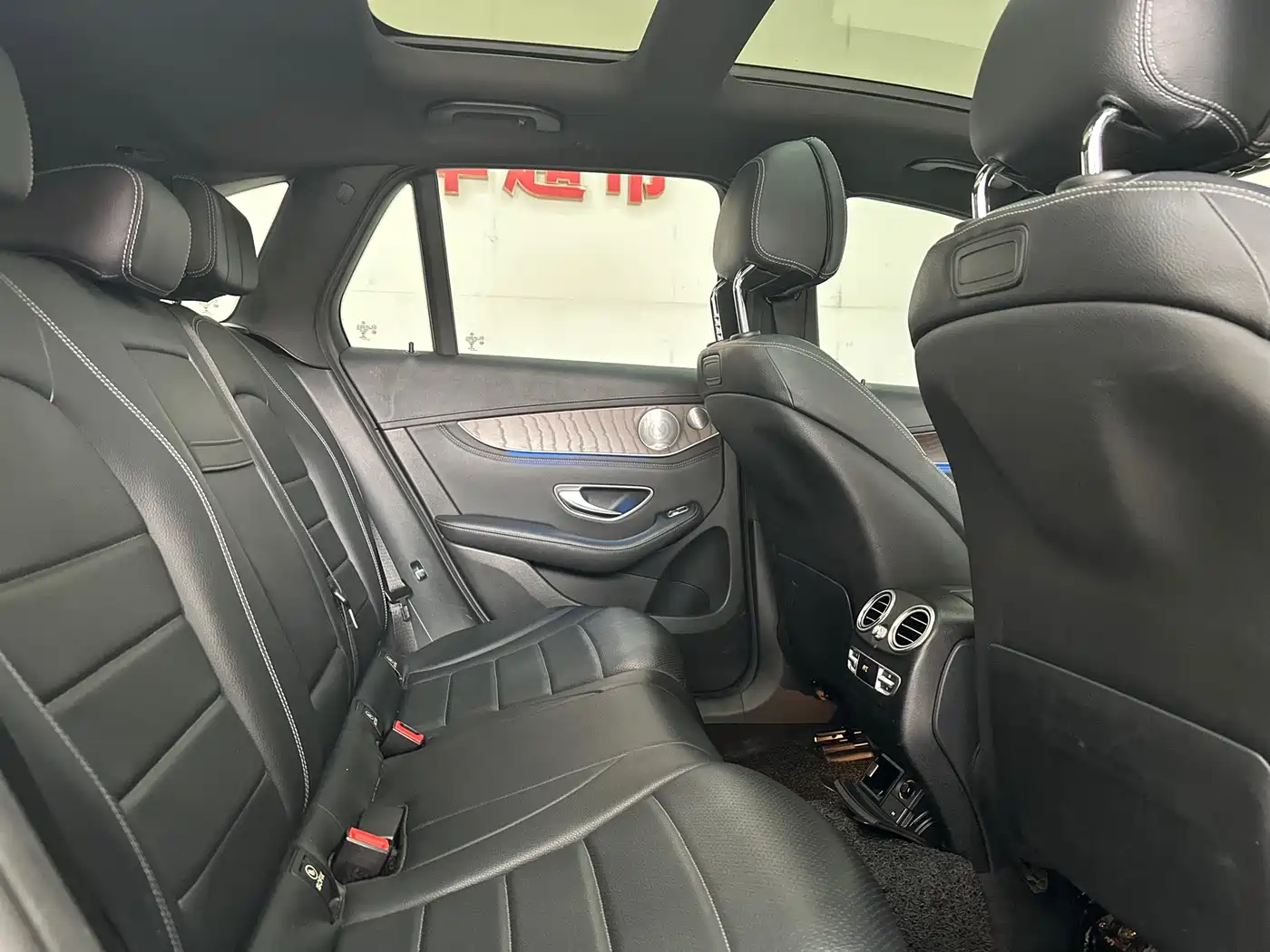 Mercedes-Benz GLC 2017 GLC 300 4MATIC Dynamic фото 8