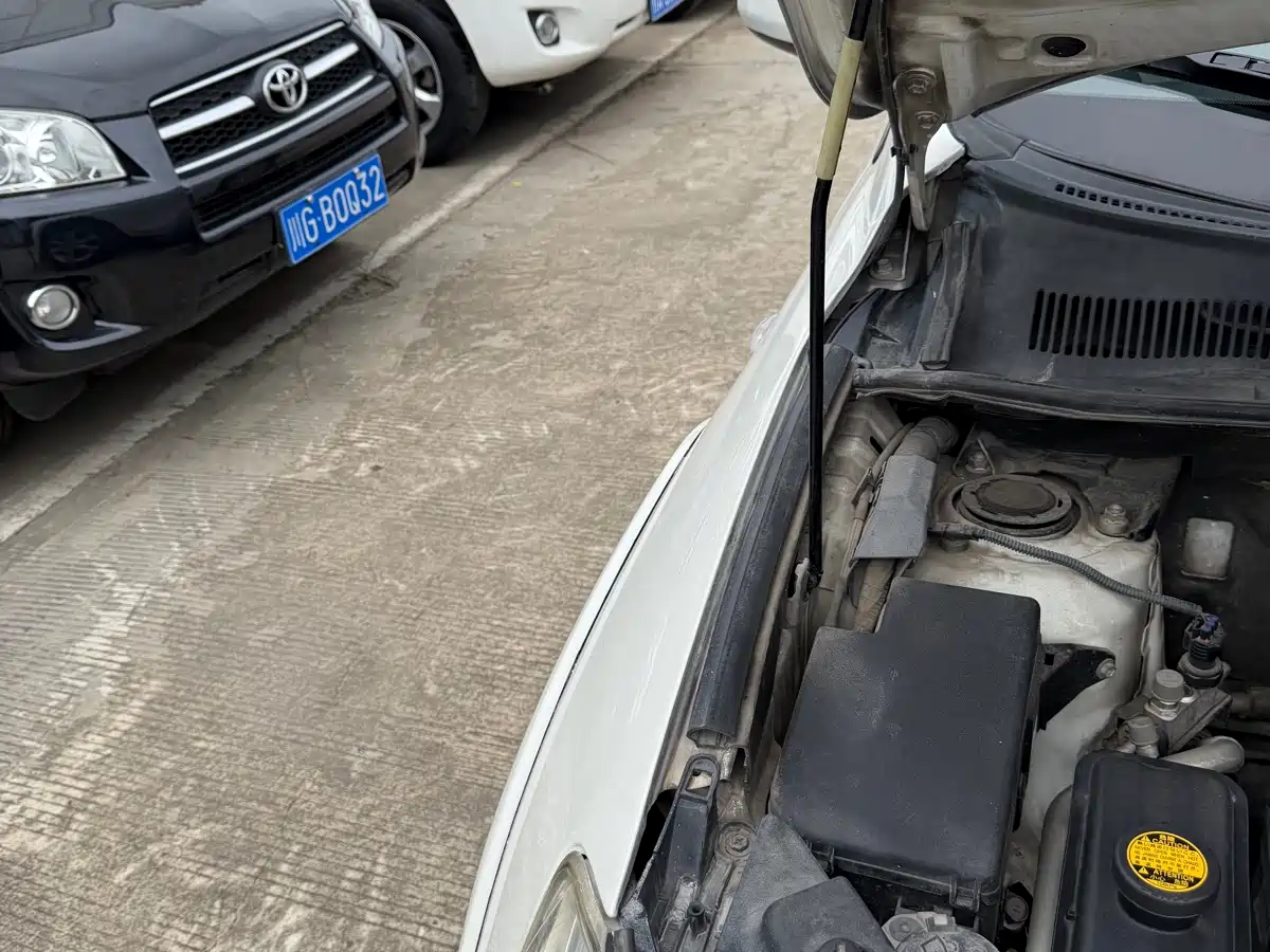 Toyota RAV4 (Import) 2008 2006 2.4 Luxury