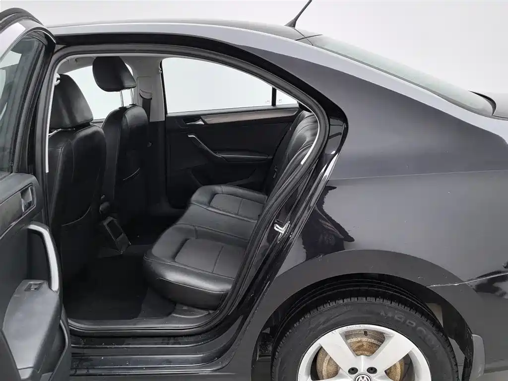 Volkswagen Santana 2015 1.6L Manual Comfort Edition фото 15