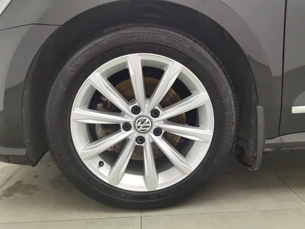 Volkswagen Passat 2016 330TSI DSG Executive Edition фото 17