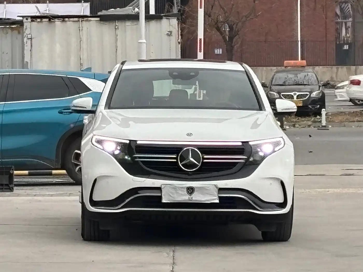 MERCEDES-BENZ EQC