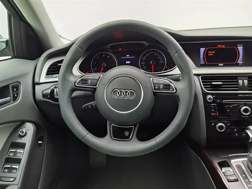 Audi A4L 2015 35 TFSI Auto Comfort фото 11