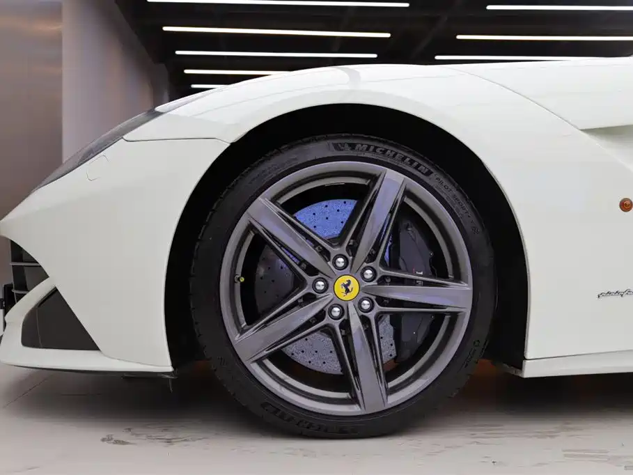 Ferrari F12berlinetta 2013 6.3L Standard фото 14