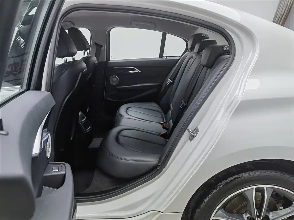 BMW 1 Series 2021 Facelift 120i M Sport фото 15