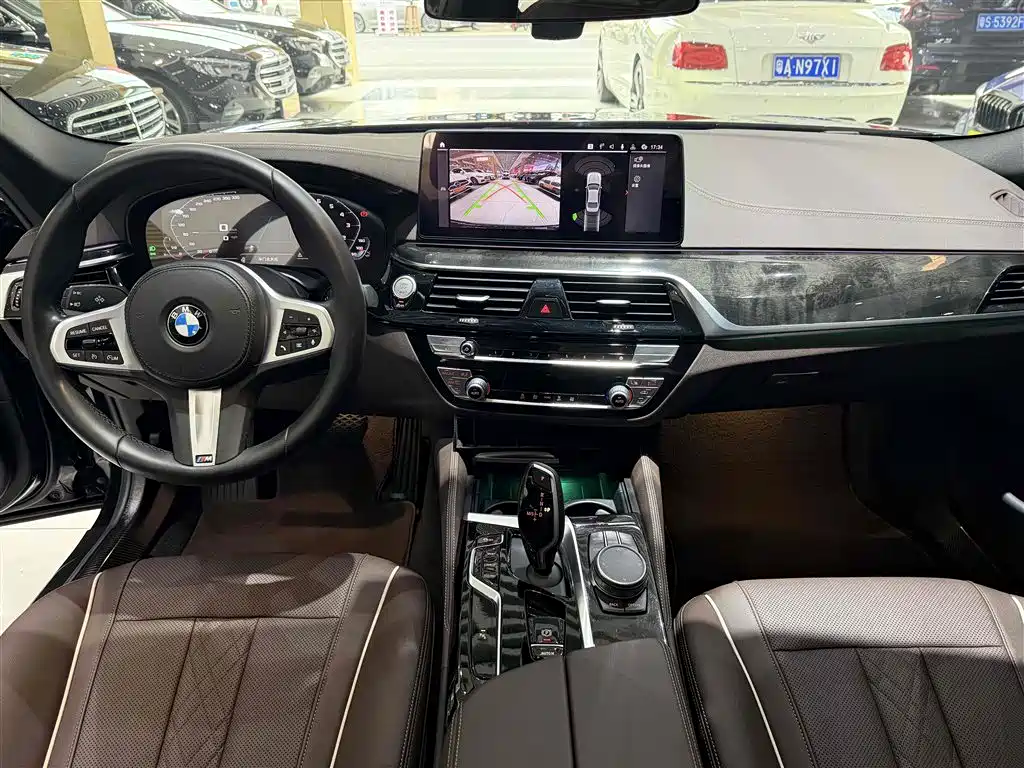 BMW 5 Series 2021 525Li M Sport Package фото 13