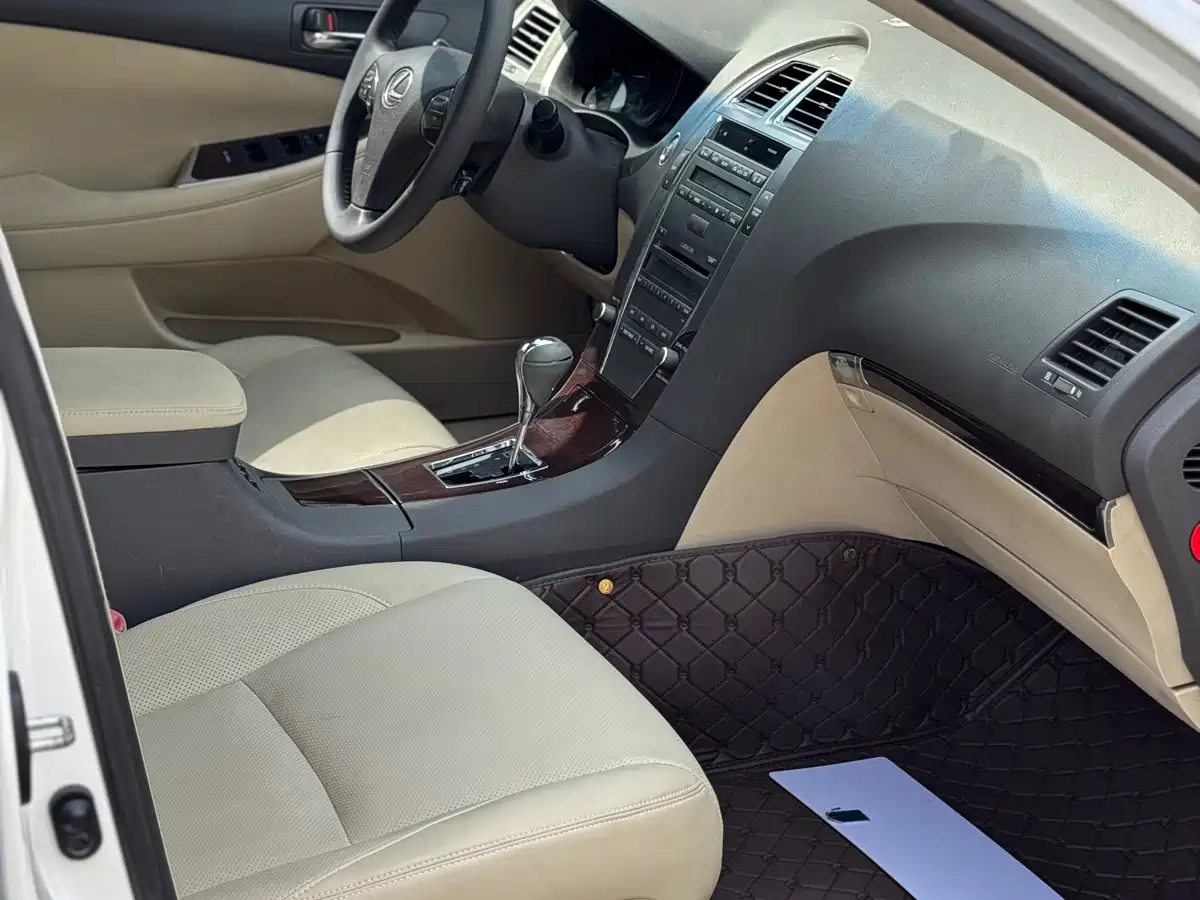 Lexus ES 2010 240 Elegance Edition фото 7
