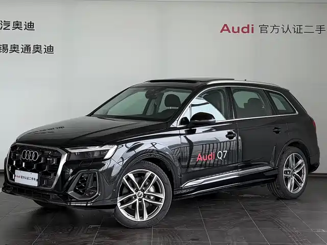 Audi Q7 2025 55 TFSI quattro S line Sport — фото 1